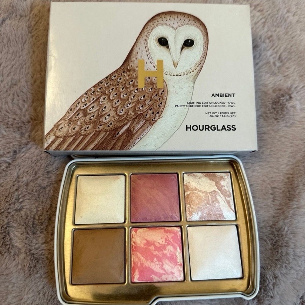 HOURGLASS JELLYFISH AMBIENT LIGHTING PALETTE IN OWL PACKAGING